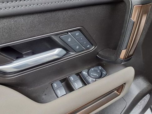 Used 2025 GMC Hummer EV 2X image 31