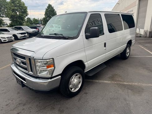 Used 2014 Ford E-350 and Econoline 350 XLT RWD image 20