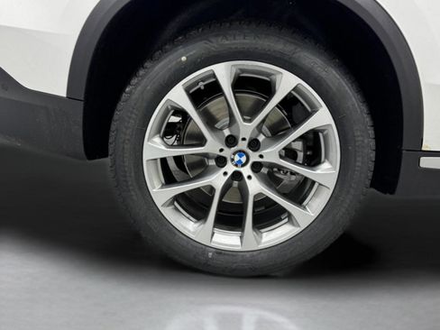 New 2026 BMW X5 xDrive40i w/ Premium Package image 6