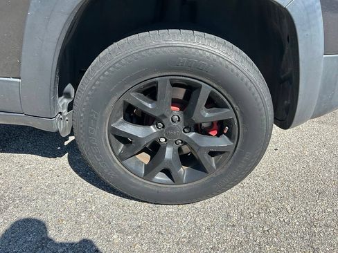 Used 2016 Jeep Cherokee Trailhawk w/ Leather Interior Group AWD/4WD image 10