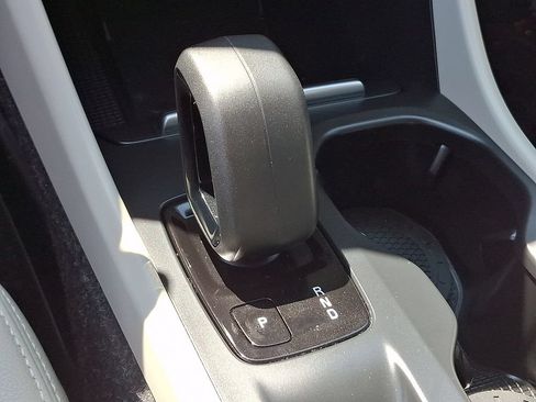 Used 2022 Volvo XC40 T5 Momentum w/ Premium Package AWD/4WD image 16
