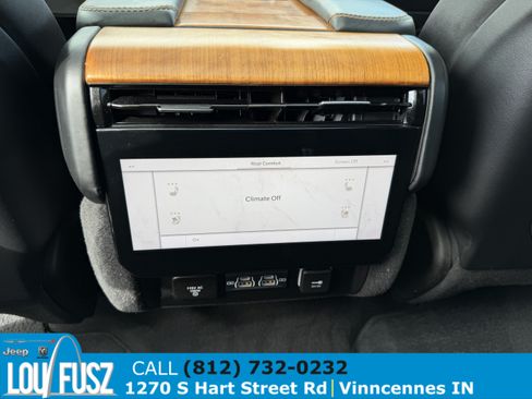 Used 2024 Jeep Grand Wagoneer Series III w/ Flexible Seating Group AWD/4WD image 17