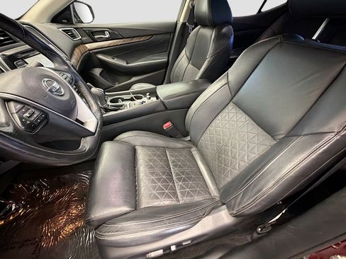 Used 2017 Nissan Maxima Platinum image 11