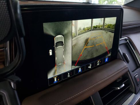 Used 2022 Chevrolet Tahoe High Country RWD image 26