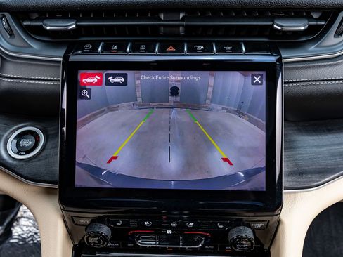 Used 2023 Jeep Grand Cherokee L Limited w/ Luxury Tech Group II image 25