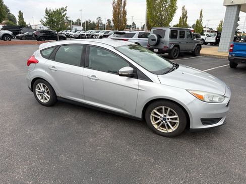 Used 2016 Ford Focus SE FWD image 6