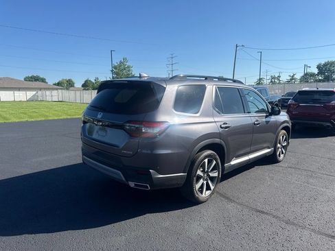 Used 2025 Honda Pilot Touring image 7