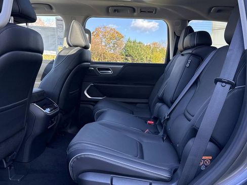 New 2026 INFINITI QX80 Luxe image 18