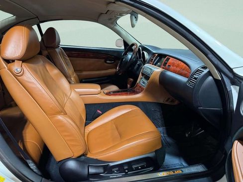 Used 2004 Lexus SC 430 Convertible image 30