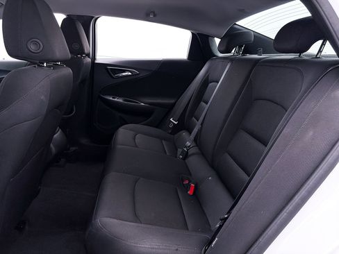 Used 2025 Chevrolet Malibu LS FWD image 32