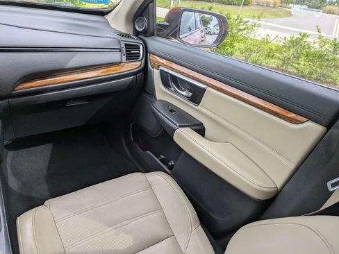 Used 2018 Honda CR-V Touring image 22