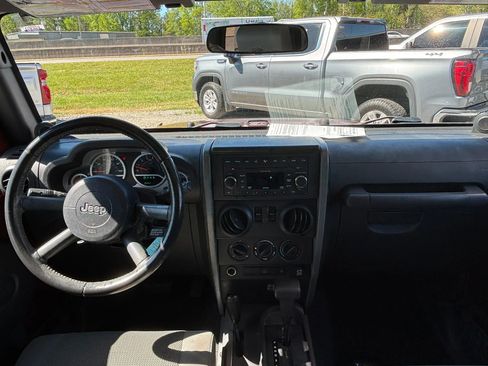 Used 2007 Jeep Wrangler Sahara w/ PWR Convenience Group AWD/4WD image 15