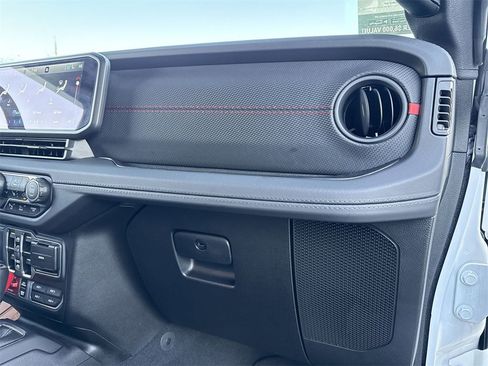 Used 2024 Jeep Wrangler Unlimited Rubicon image 30