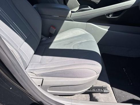 Used 2021 Hyundai Elantra SEL image 14