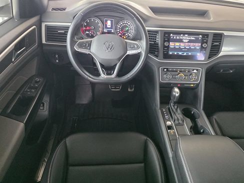 Used 2021 Volkswagen Atlas Cross Sport SE w/ Panoramic Sunroof Package FWD image 13