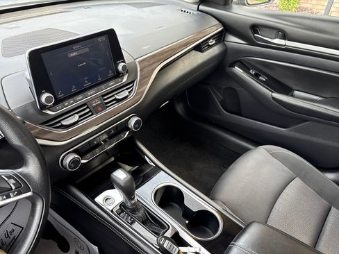 Used 2023 Nissan Altima 2.5 SV image 15
