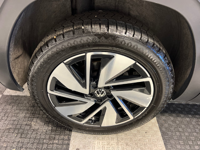 Certified 2024 Volkswagen Atlas SE FWD image 15