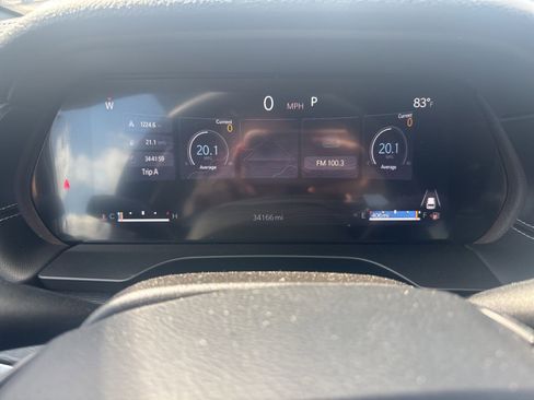 Used 2024 Jeep Grand Cherokee L Laredo image 2