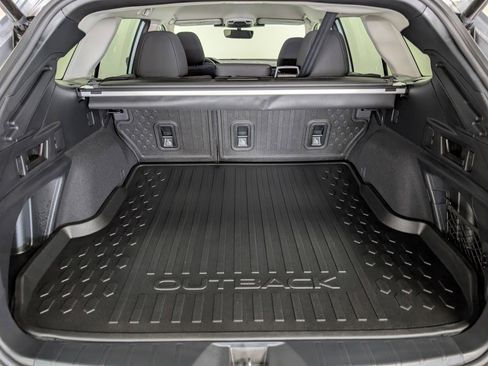 Used 2025 Subaru Outback Premium image 21