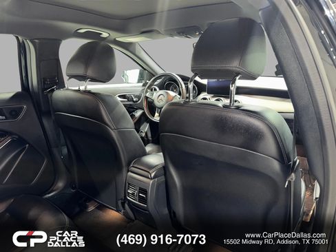 Used 2020 Mercedes-Benz GLA 250 4MATIC w/ Premium Package image 27