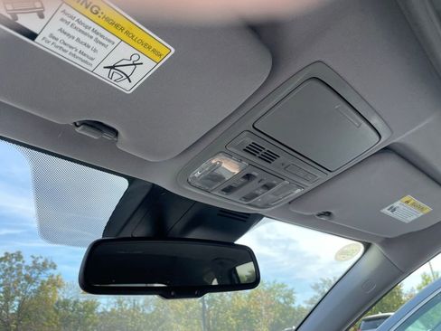 Used 2018 Honda CR-V Touring image 18