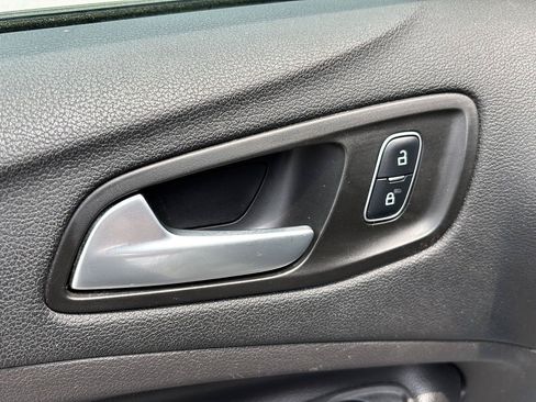 Used 2018 Ford Escape SE FWD image 22