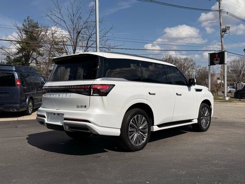 Used 2025 INFINITI QX80 Sensory image 3