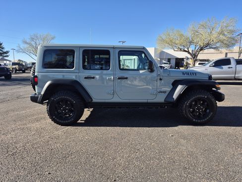 Used 2023 Jeep Wrangler Unlimited w/ 8.4" Radio Group image 8