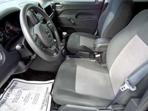 Used 2017 Jeep Patriot Sport image 21