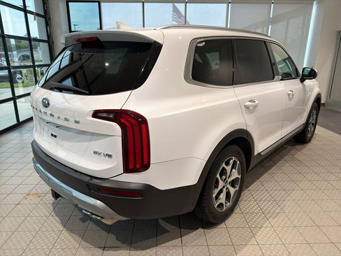 Certified 2021 Kia Telluride EX w/ Towing Package FWD image 5