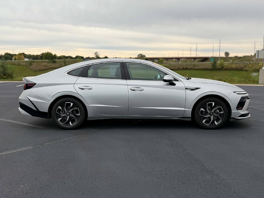 Used 2025 Hyundai Sonata SEL FWD image 6