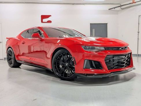 Used 2019 Chevrolet Camaro ZL1 RWD image 2