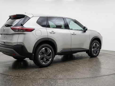 Used 2025 Nissan Rogue SV image 9