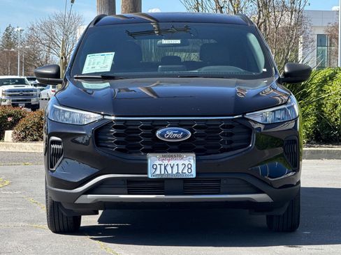 Used 2025 Ford Escape ST-Line image 9