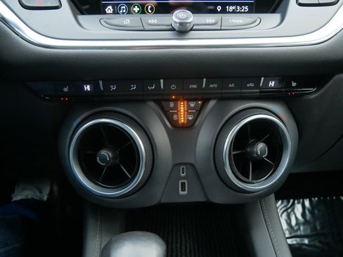 Used 2019 Chevrolet Blazer LT w/ Sun and Wheels Package image 23