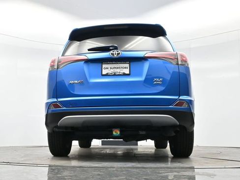 Used 2018 Toyota RAV4 XLE w/ Plus Extra Value Package image 31