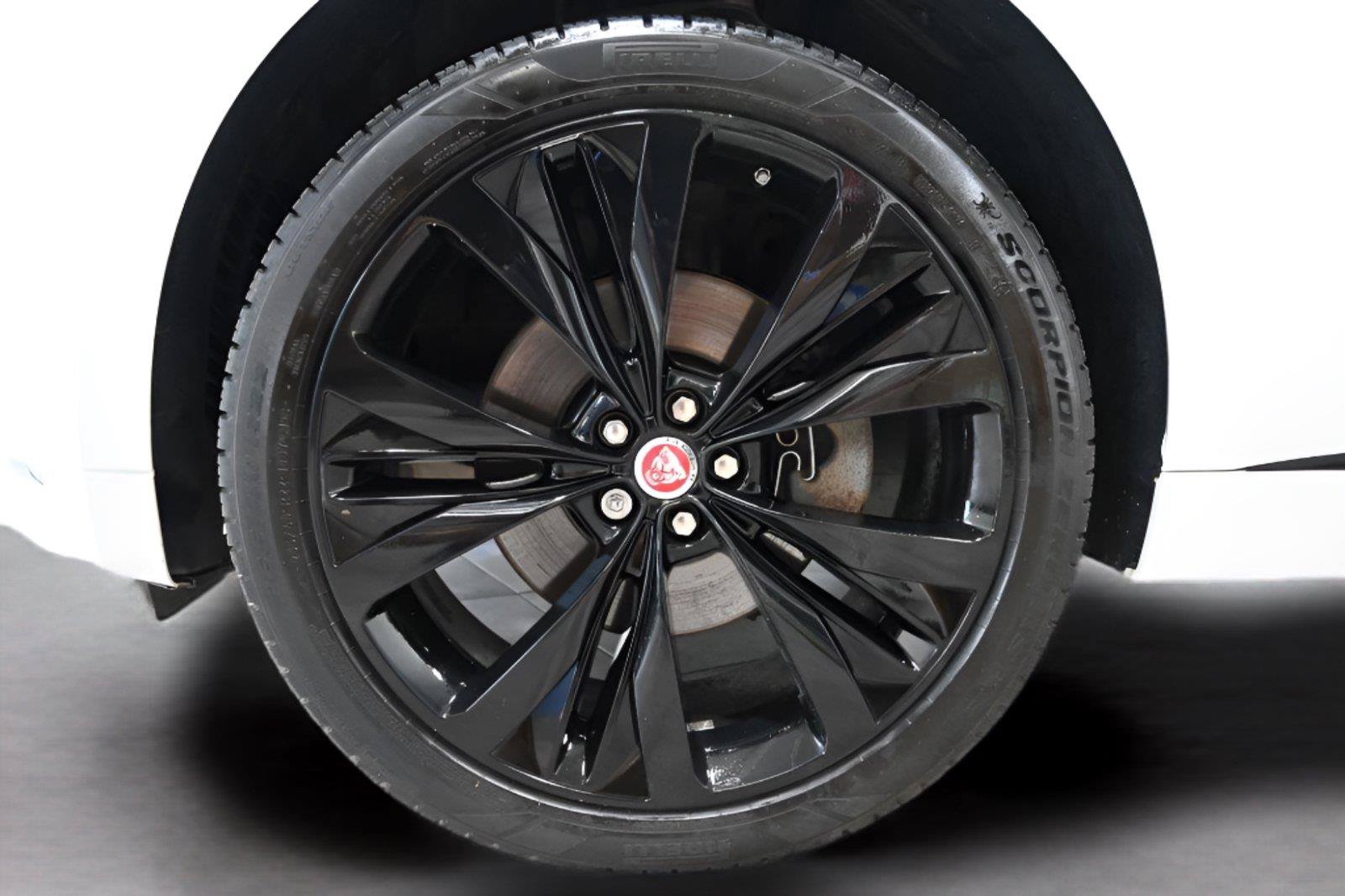 Used 2018 Jaguar F-PACE R-Sport AWD/4WD image 31