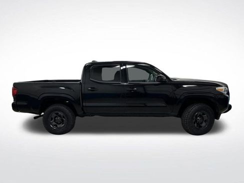 Used 2022 Toyota Tacoma SR image 2