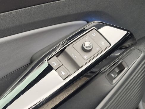 Used 2023 Volkswagen ID.4 Pro S RWD image 18