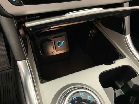 Used 2023 Ford Explorer XLT w/ Equipment Group 202A AWD/4WD image 23