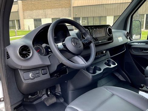 New 2025 Mercedes-Benz Sprinter 2500 image 5