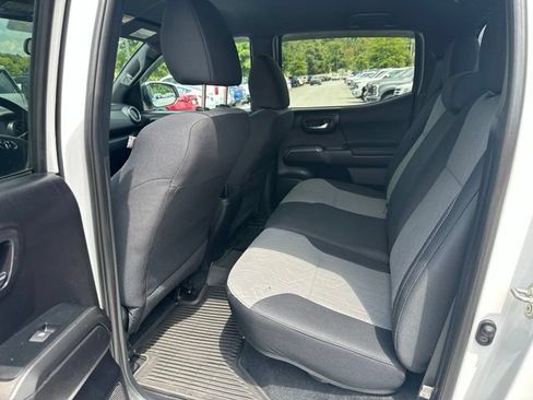 Used 2020 Toyota Tacoma TRD Sport AWD/4WD image 13
