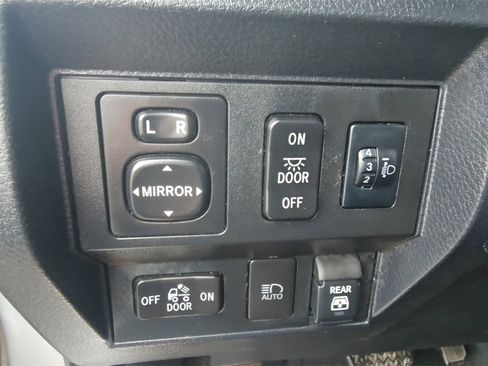 Used 2020 Toyota Tundra Limited image 22