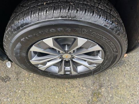 Used 2025 Chevrolet Equinox LT image 32