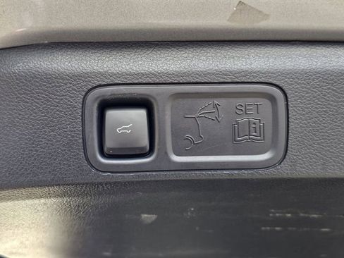 Certified 2024 Ford Expedition XLT image 33