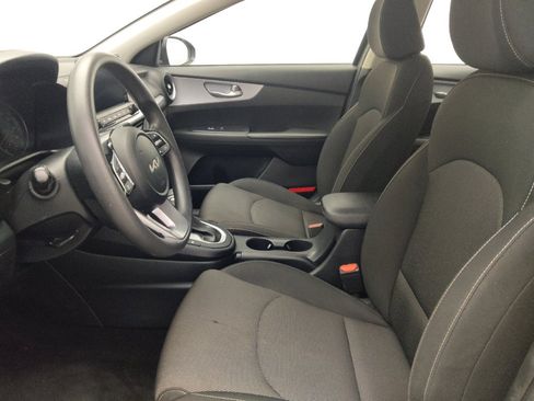 Used 2024 Kia Forte LXS w/ LXS Technology Package FWD image 17