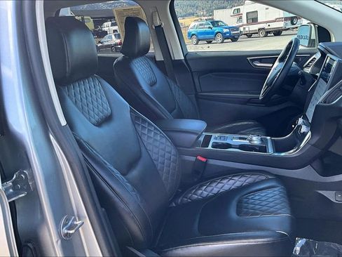 Used 2024 Ford Edge Titanium image 7