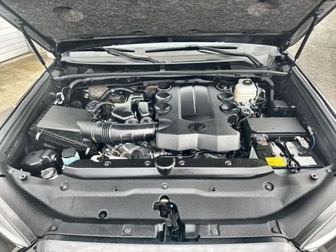 Used 2023 Toyota 4Runner TRD Off-Road Premium w/ Moonroof Package AWD/4WD image 35