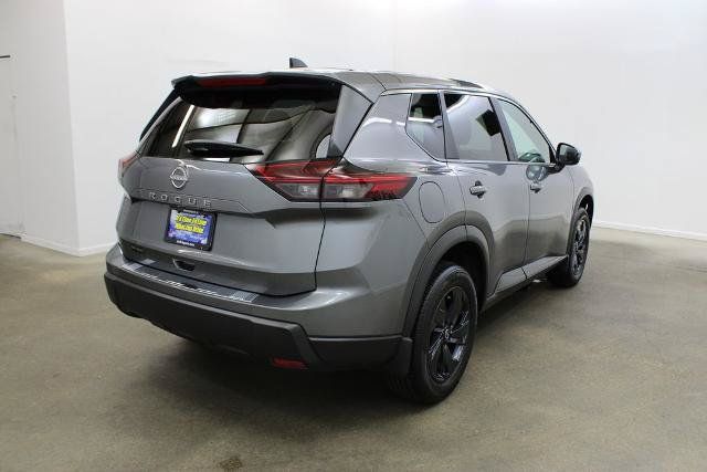 Certified 2026 Nissan Rogue SV FWD image 5