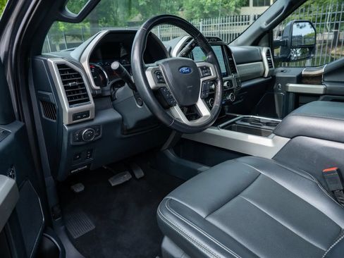 Used 2022 Ford F350 Lariat w/ Lariat Ultimate Package AWD/4WD image 10
